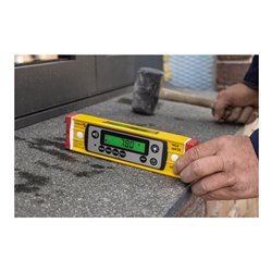 STABILA Digitale Wasserwaage TECH 196 DL, 23 cm, wasser- und staubdicht nach IP 67, 2 Digital-Displays, kalibrationsfrei, Anzeig