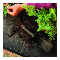 Fiskars Pflanzkelle mit extra hohem Rand