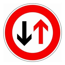 VKZ.208 Ronde 600mm RAL2 Vorrang gewähren