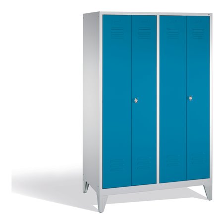 C+P Doppelspind Classic auf Füßen 4 Abteile Front Lichtblau Korpus Lichtgrau