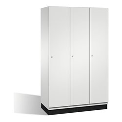 C+P Umkleidespind Cambio auf Sockel 3 Abteile Front Lichtgrau Korpus Lichtgrau