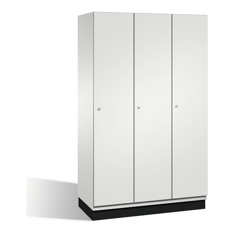 C+P Umkleidespind Cambio auf Sockel 3 Abteile Front Lichtgrau Korpus Lichtgrau