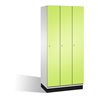C+P Umkleidespind Cambio auf Sockel 3 Abteile Front Viridingrün Korpus Lichtgrau