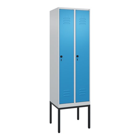 C+P Spind Classic PLUS, Gestell, 2 Abteile, 2120x600x500mm, 7035/5012 Verschluss Sicherheits-Drehriegel 4 Garderobenhaken Trennw