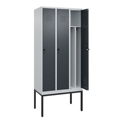 C+P Spind Classic PLUS, Gestell, 3 Abteile, 2120x900x500mm, 7035/7016 Verschluss Sicherheits-Drehriegel 4 Garderobenhaken Trennw