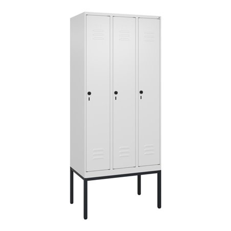 C+P Spind Classic PLUS, Gestell, 3 Abteile, 2120x900x500mm, 9016/9016 Verschluss Sicherheits-Drehriegel 4 Garderobenhaken Trennw