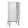 C+P Spind Classic PLUS, Gestell, 3 Abteile, 2120x900x500mm, 9016/9016 Verschluss Sicherheits-Drehriegel 4 Garderobenhaken Trennw