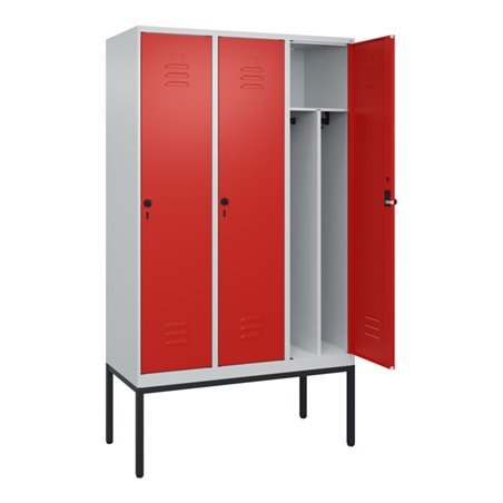 C+P Spind Classic PLUS, Gestell, 3 Abteile, 2120x1200x500mm, 7035/3020 Verschluss Sicherheits-Drehriegel 4 Garderobenhaken Trenn
