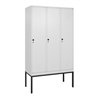 C+P Spind Classic PLUS, Gestell, 3 Abteile, 2120x1200x500mm, 9016/9016 Verschluss Sicherheits-Drehriegel 4 Garderobenhaken Trenn