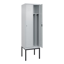 C+P Spind Classic PLUS, Gestell, 2 Abteile, 2120x600x500mm, 7035/7035 Verschluss Zylinderschloss 4 Garderobenhaken Trennwand mit
