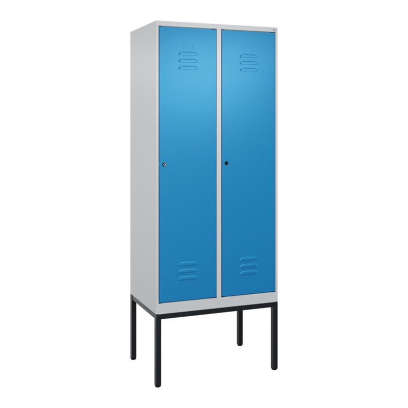 C+P Spind Classic PLUS, Gestell, 2 Abteile, 2120x800x500mm, 7035/5012 Verschluss Zylinderschloss 4 Garderobenhaken Trennwand mit