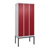 C+P Spind Classic PLUS, Gestell, 3 Abteile, 2120x900x500mm, 7035/3003 Verschluss Zylinderschloss 4 Garderobenhaken Trennwand mit