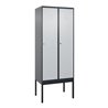 C+P Spind Classic PLUS, Gestell, 2 Abteile, 2120x800x500mm, 7016/7035 Verschluss Zylinderschloss 4 Garderobenhaken Trennwand mit