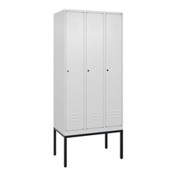 C+P Spind Classic PLUS, Gestell, 3 Abteile, 2120x900x500mm, 9016/9016 Verschluss Zylinderschloss 4 Garderobenhaken Trennwand mit