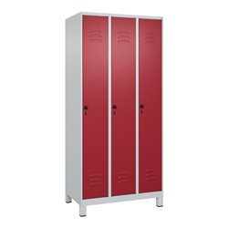 C+P Spind Classic PLUS, Füße, 3 Abteile, 1950x900x500mm, 7035/3003 Verschluss Sicherheits-Drehriegel 3 Garderobenhaken