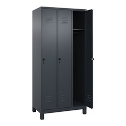 C+P Spind Classic PLUS, Füße, 3 Abteile, 1950x900x500mm, 7016/7016 Verschluss Sicherheits-Drehriegel 3 Garderobenhaken
