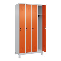 C+P Spind Classic PLUS, Füße, 4 Abteile, 1950x1000x500mm, 7035/2004 Verschluss Sicherheits-Drehriegel 3 Garderobenhaken