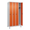 C+P Spind Classic PLUS, Füße, 4 Abteile, 1950x1000x500mm, 7035/2004 Verschluss Sicherheits-Drehriegel 3 Garderobenhaken