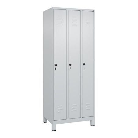 C+P Spind Classic PLUS, Füße, 3 Abteile, 1950x750x500mm, 7035/7035 Verschluss Sicherheits-Drehriegel 3 Garderobenhaken
