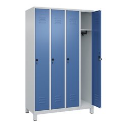 C+P Spind Classic PLUS, Füße, 4 Abteile, 1950x1200x500mm, 7035/5023 Verschluss Sicherheits-Drehriegel 3 Garderobenhaken