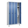 C+P Spind Classic PLUS, Füße, 4 Abteile, 1950x1000x500mm, 7035/5023 Verschluss Sicherheits-Drehriegel 3 Garderobenhaken