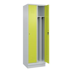 C+P Spind Classic PLUS, Sockel, 2 Abteile, 1950x600x500mm, 7035/0024 Verschluss Zylinderschloss 4 Garderobenhaken Trennwand mitt