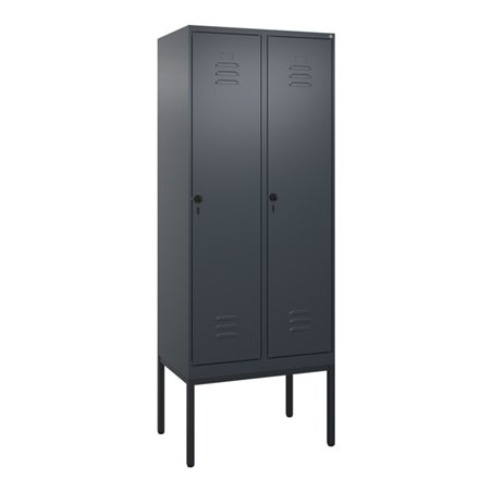 C+P Spind Classic PLUS, Gestell, 2 Abteile, 2120x800x500mm, 7016/7016 Verschluss Sicherheits-Drehriegel 4 Garderobenhaken