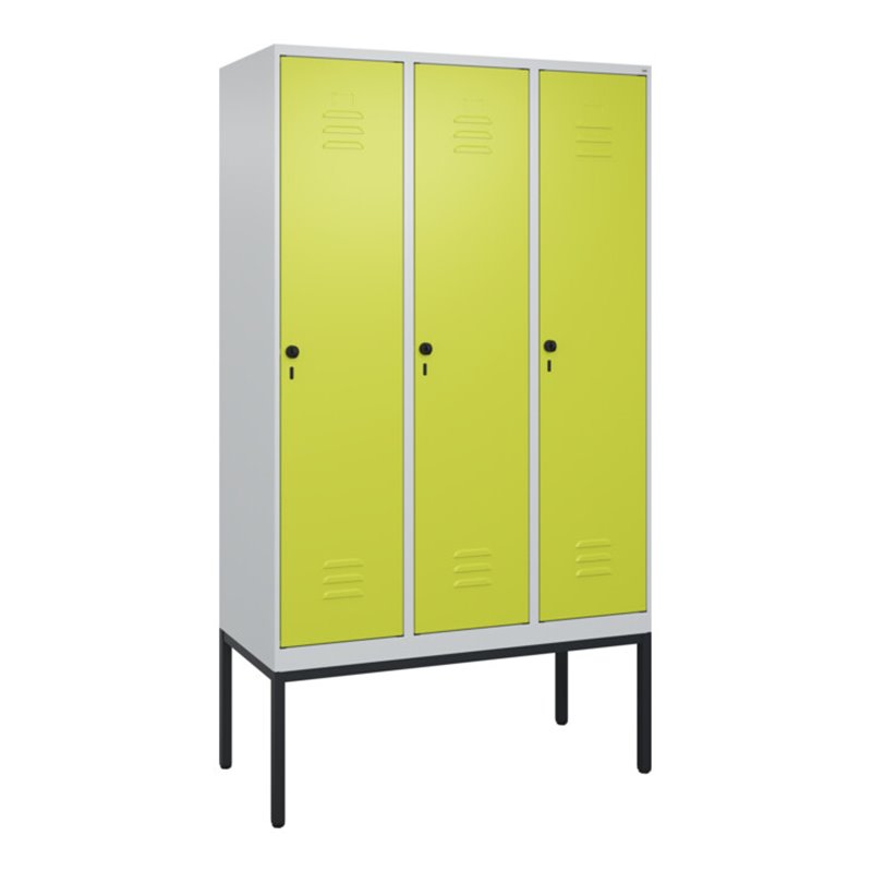 C+P Spind Classic PLUS, Gestell, 3 Abteile, 2120x1200x500mm, 7035/0024 Verschluss Sicherheits-Drehriegel 4 Garderobenhaken