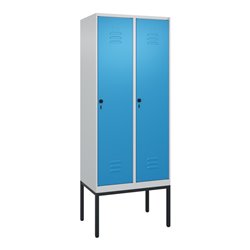 C+P Spind Classic PLUS, Gestell, 2 Abteile, 2120x800x500mm, 7035/5012 Verschluss Sicherheits-Drehriegel 4 Garderobenhaken