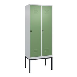 C+P Spind Classic PLUS, Gestell, 2 Abteile, 2120x800x500mm, 7035/6011 Verschluss Sicherheits-Drehriegel 4 Garderobenhaken
