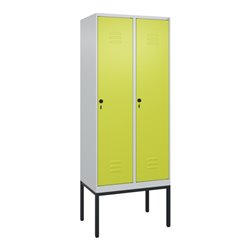 C+P Spind Classic PLUS, Gestell, 2 Abteile, 2120x800x500mm, 7035/0024 Verschluss Sicherheits-Drehriegel 4 Garderobenhaken