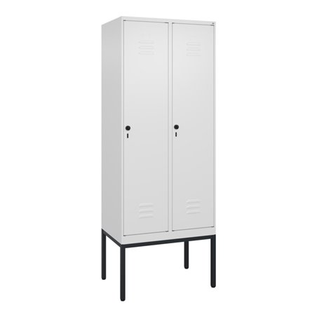 C+P Spind Classic PLUS, Gestell, 2 Abteile, 2120x800x500mm, 9016/9016 Verschluss Sicherheits-Drehriegel 4 Garderobenhaken