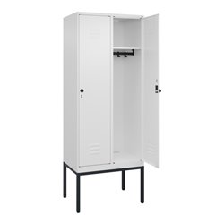 C+P Spind Classic PLUS, Gestell, 2 Abteile, 2120x800x500mm, 9016/9016 Verschluss Sicherheits-Drehriegel 4 Garderobenhaken