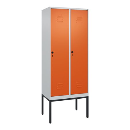C+P Spind Classic PLUS, Gestell, 2 Abteile, 2120x800x500mm, 7035/2004 Verschluss Sicherheits-Drehriegel 4 Garderobenhaken