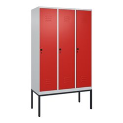 C+P Spind Classic PLUS, Gestell, 3 Abteile, 2120x1200x500mm, 7035/3020 Verschluss Sicherheits-Drehriegel 4 Garderobenhaken
