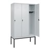 C+P Spind Classic PLUS, Gestell, 3 Abteile, 2120x1200x500mm, 7035/7035 Verschluss Sicherheits-Drehriegel 4 Garderobenhaken