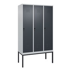 C+P Spind Classic PLUS, Gestell, 3 Abteile, 2120x1200x500mm, 7035/7016 Verschluss Sicherheits-Drehriegel 4 Garderobenhaken
