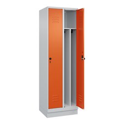 C+P Spind Classic PLUS, Sockel, 2 Abteile, 1950x600x500mm, 7035/2004 Verschluss Sicherheits-Drehriegel 4 Garderobenhaken Trennwa