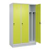 C+P Spind Classic PLUS, Sockel, 3 Abteile, 1950x1200x500mm, 7035/0024 Verschluss Sicherheits-Drehriegel 4 Garderobenhaken Trennw