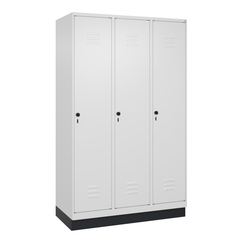 C+P Spind Classic PLUS, Sockel, 3 Abteile, 1950x1200x500mm, 9016/9016 Verschluss Sicherheits-Drehriegel 4 Garderobenhaken Trennw