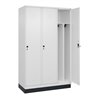C+P Spind Classic PLUS, Sockel, 3 Abteile, 1950x1200x500mm, 9016/9016 Verschluss Sicherheits-Drehriegel 4 Garderobenhaken Trennw