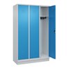 C+P Spind Classic PLUS, Sockel, 3 Abteile, 1950x1200x500mm, 7035/5012 Verschluss Zylinderschloss 4 Garderobenhaken