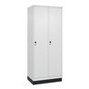 C+P Spind Classic PLUS, Sockel, 2 Abteile, 1950x800x500mm, 9016/9016 Verschluss Sicherheits-Drehriegel 4 Garderobenhaken