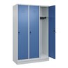 C+P Spind Classic PLUS, Sockel, 3 Abteile, 1950x1200x500mm, 7035/5023 Verschluss Sicherheits-Drehriegel 4 Garderobenhaken
