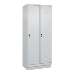 C+P Spind Classic PLUS, Sockel, 2 Abteile, 1950x800x500mm, 7035/7035 Verschluss Sicherheits-Drehriegel 4 Garderobenhaken