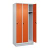 C+P Spind Classic PLUS, Sockel, 3 Abteile, 1950x900x500mm, 7035/2004 Verschluss Sicherheits-Drehriegel 3 Garderobenhaken