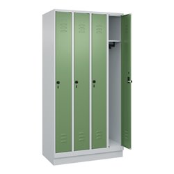 C+P Spind Classic PLUS, Sockel, 4 Abteile, 1950x1000x500mm, 7035/6011 Verschluss Sicherheits-Drehriegel 3 Garderobenhaken