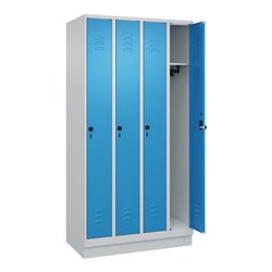 C+P Spind Classic PLUS, Sockel, 4 Abteile, 1950x1000x500mm, 7035/5012 Verschluss Sicherheits-Drehriegel 3 Garderobenhaken