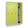 C+P Spind Classic PLUS, Sockel, 4 Abteile, 1950x1200x500mm, 7035/0024 Verschluss Sicherheits-Drehriegel 3 Garderobenhaken