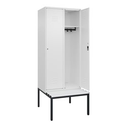 C+P Spind Classic PLUS, Bank, 2 Abteile, 2120x800x815mm, 9016/9016 Verschluss Zylinderschloss 4 Garderobenhaken  Dekor Banklatte